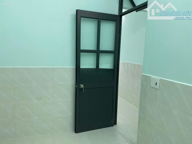 Bán nhà đang Cho thuê nhà 4x18 mặt tiền đường nhựa 6m ngay Ấp Trung Đông Thới Tam Thôn 720 - 4