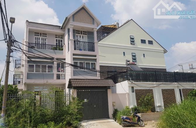 Cho thuê  căn hộ mini trung tâm SG, khu an ninh, có sân vườn, có ban công và bếp riêng. - 4