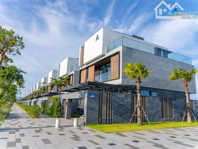 Căn biệt thự One River Villa view sông 3 mặt tiền chính đường Song Hào 15m lề 7m - 8