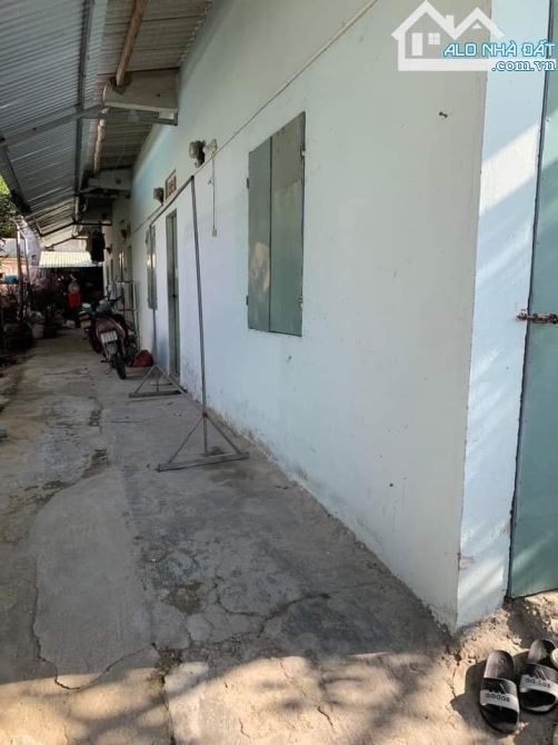 Cần Bán Đất Kèm Dãy Trọ 5 Phòng , Thu Nhập 10tr/Tháng ,Sổ Hồng Riêng 1ty300 Triệu