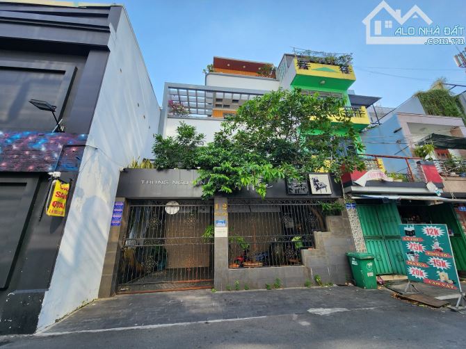 Bán MT Phan Tôn Quận 1( 8x26m) Trệt 2 Lầu chỉ 300tr/m2 quá rẻ