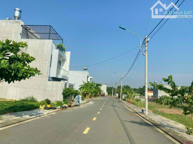 bán đất Long Phước - Tp.Thủ.DT:60m2 sạch đẹp giá :2 tỷ - 1