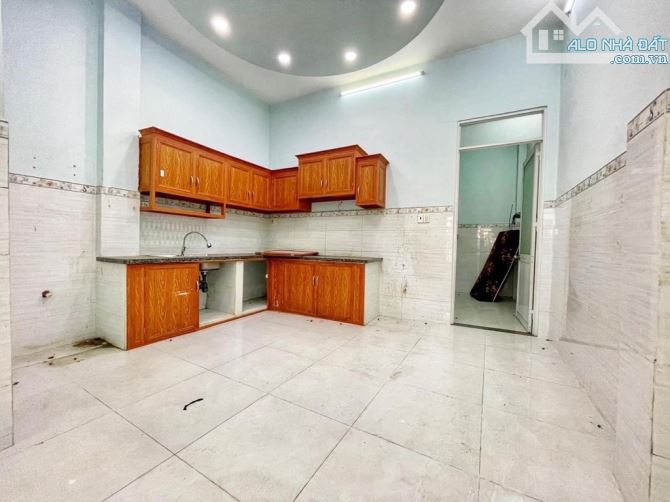 HÀNG XÓM PHÚ MỸ HƯNG Q7- P.Phú Thuận. 70m2 chỉ 4️⃣ đồng - 2