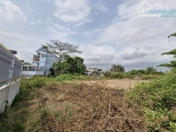 Chủ cần bán lô đất 677m2, đường xe hới tới đất, thích hợp làm biệt thự vườn, giá rẻ, SHR - 2