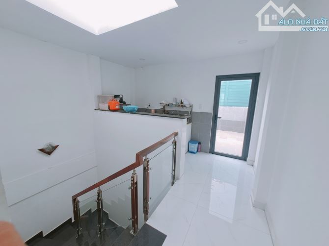 Gấp bán nhà 64m2 5T 4PN mặt tiền Thới An 22 Quận 12, giá thương lượng - 8