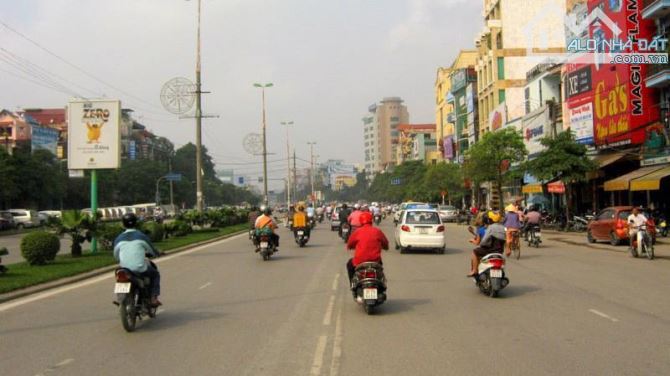 Bán Nhà Trần Khát Chân, Lô Góc, 5m Ra Mặt Phố, Ôtô Vào Nhà, 40m2, Giá 6.1 Tỷ