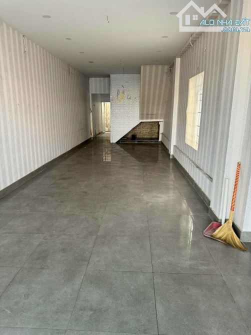 Mặt tiền đường Phan Đình Phùng kinh doanh tốt nhất Biên Hoà.  Kích thước: 4x18m Góc 2 mt - 1
