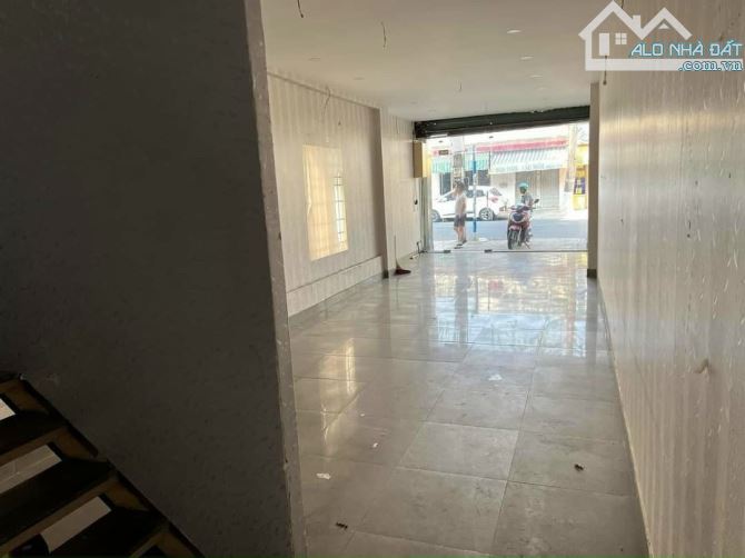 Mặt tiền đường Phan Đình Phùng kinh doanh tốt nhất Biên Hoà.  Kích thước: 4x18m Góc 2 mt - 2