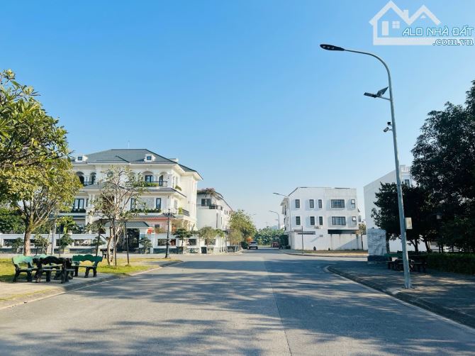 Chào bán góc 30LK17 Quang Minh siêu đẹp lô góc Liền kề đầu dãy LK17 tại Khu Đô Thị Xanh - 1