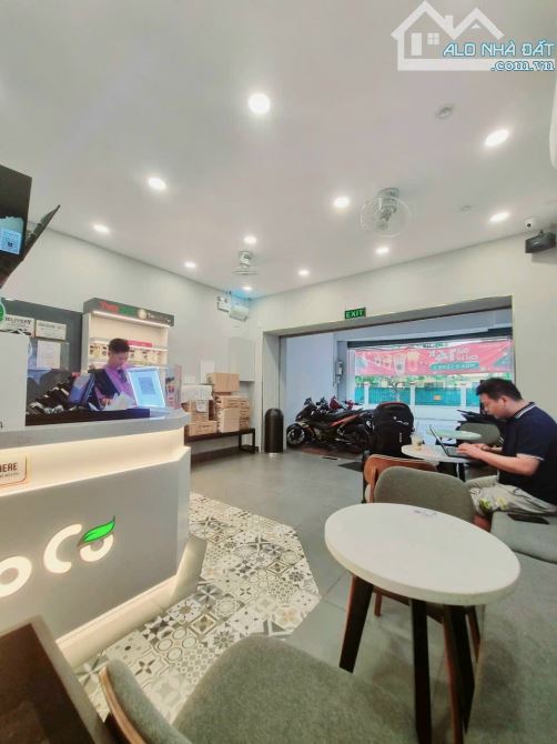 Cần bán gấp nhà Nguyễn Hồng Đào khu vip Bàu Cát, dt 150m2 5 lầu giá chỉ 17,5 tỷ