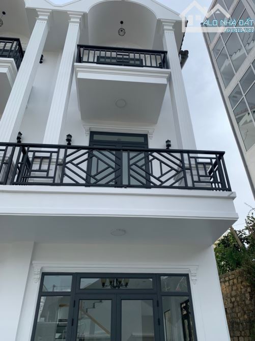 🏡 CHỈ 4 TỶ CHỦ CẦN BÁN GẤP CĂN NHÀ PHỐ MỚI XÂY ĐƯỜNG TRỊNH HOÀI ĐỨC,P11