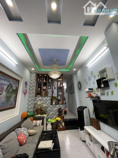 Bán nhà đẹp ở ngay Tô Hiến Thành, Quận 10, Hẻm Xe hơi, gần 60m2, 4 tầng BTCT chỉ 10 tỷ