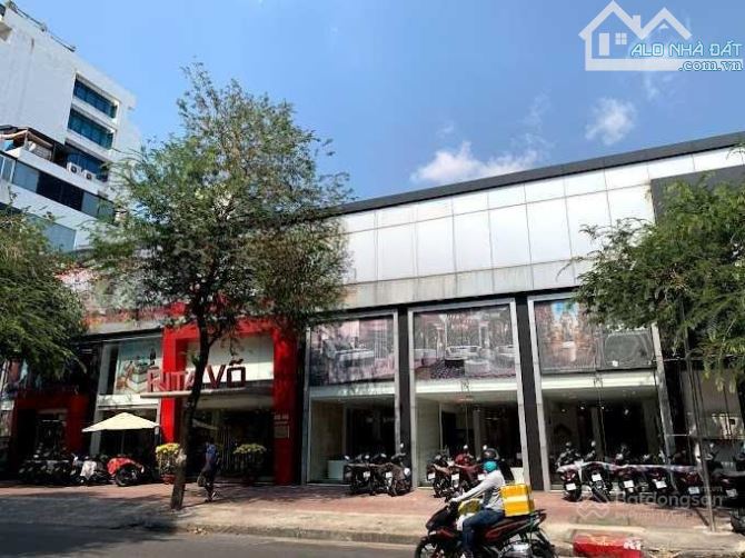 NHÀ MT 846-848 SƯ VẠN HẠNH PHƯỜNG 12 QUẬN 10 2500M2 SÀN