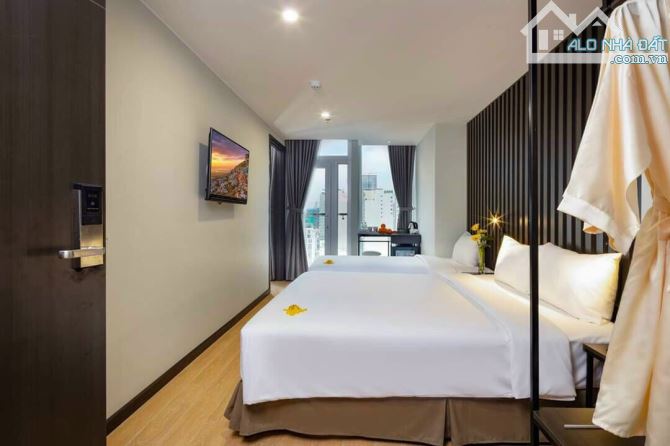 Bán khách sạn mặt tiền đường Biệt Thự giá sốc chỉ 68 tỉ - 1