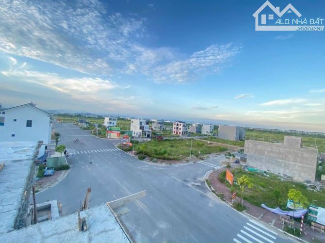 DUY NHẤT 1 LÔ ĐƯỜNG 26m view vườn hoa giá cực êm TDC Áp Tràn Thuỷ Nguyên Hải Phòng.
