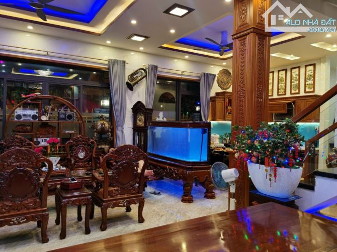 Biệt Thự 3 tầng 2 MT Vũ Tông Phan siêu đẹp DT 160m2,nội thất cao cấp, gần biển, chỉ 11 tỷ - 1