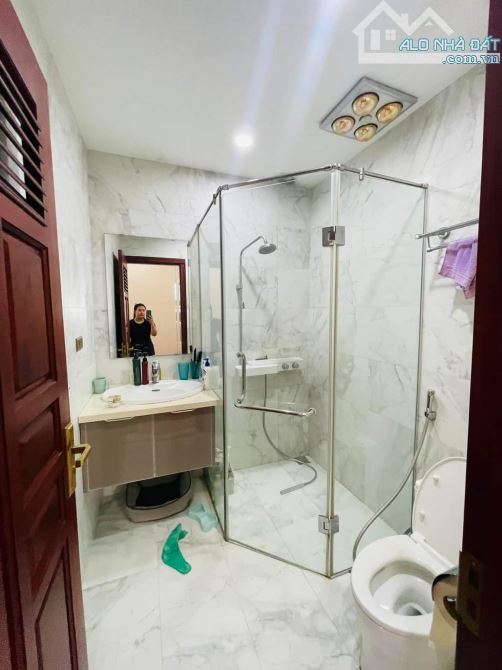 Chính chủ nhờ  Bán chung cư Bán chung cư 170 Đê La Thành căn góc 188m 3PN 3WC,Bếp,Khách - 2