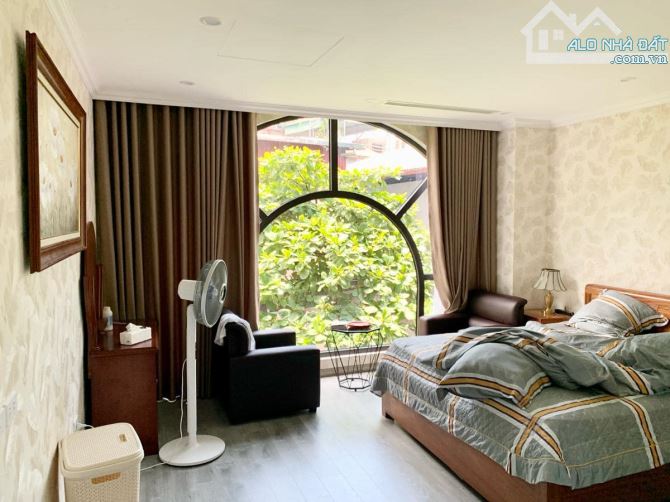 Bán Gấp Tòa Nhà Mặt Phố Phan Phù Tiên - Đống Đa. DT 52/56M2 x 7T Thang máy. MT 4,8M - 3