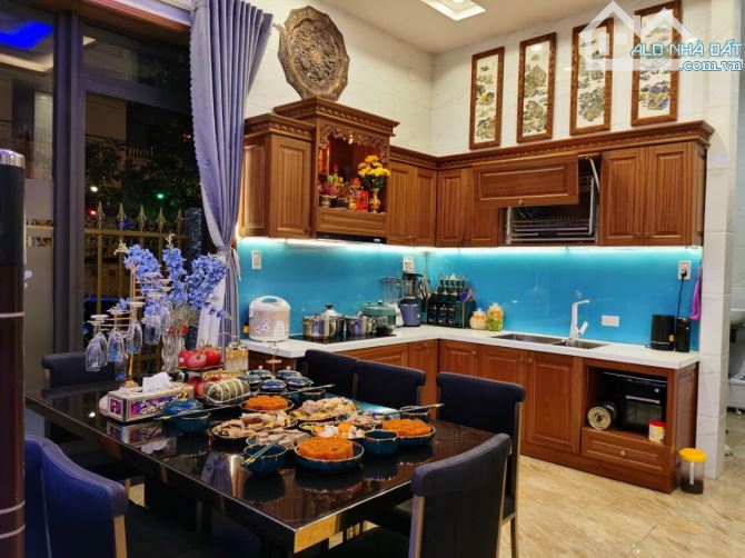Biệt Thự 3 tầng 2 MT Vũ Tông Phan siêu đẹp DT 160m2,nội thất cao cấp, gần biển, chỉ 11 tỷ - 8