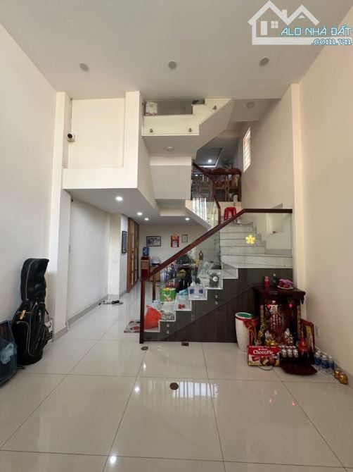 NHÀ HẺM XE HƠI QUAY ĐẦU, HUỲNH VĂN BÁNH GẦN 40M2, NGANG 4M, NỞ HẬU, 5 TẦNG, 4PN NHỈNH 9 TỶ