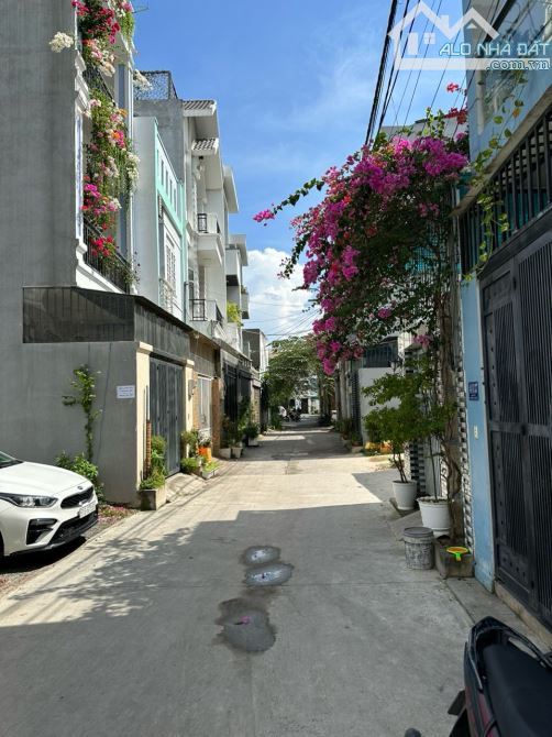 Đất mặt tiền kế bên chung cư Sài Gòn Metro Park đường 11 phường Trường Thọ