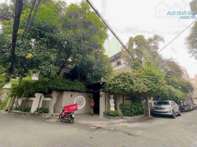 Bán nhà mặt tiền 8B TRẦN QUÝ KHOÁCH, P.Tân Định, Q.1, DT: 14x26.3M,