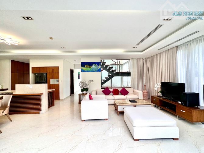 Cần bán biệt thự mặt biển The Ocean Villa Da Nang, bước chân xuống thềm là biển - 21