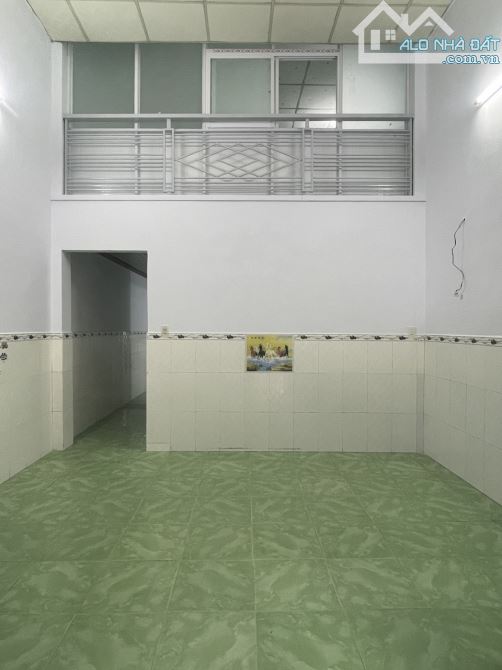Bán nhà ngay Ngã 3 Đông Quang , 1ty780 60m2 , 3 Phòng Ngủ, Đường ÔTô giáp Q12 - 2