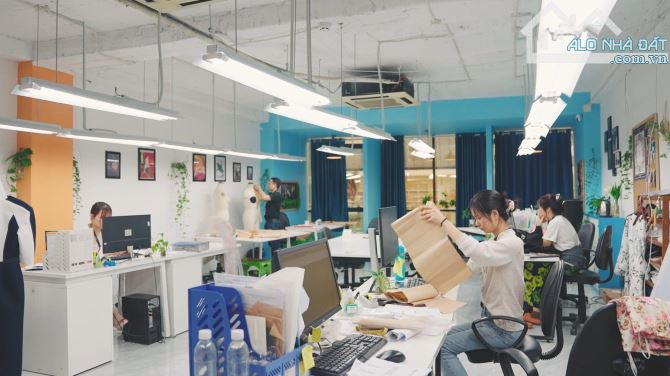 MẶT PHỐ - 9 NỔI 1 HẦM MỚI TINH - THANG MÁY - VỈA HÈ RỘNG - SỔ NỞ HẬU - THÔNG SÀN - 3