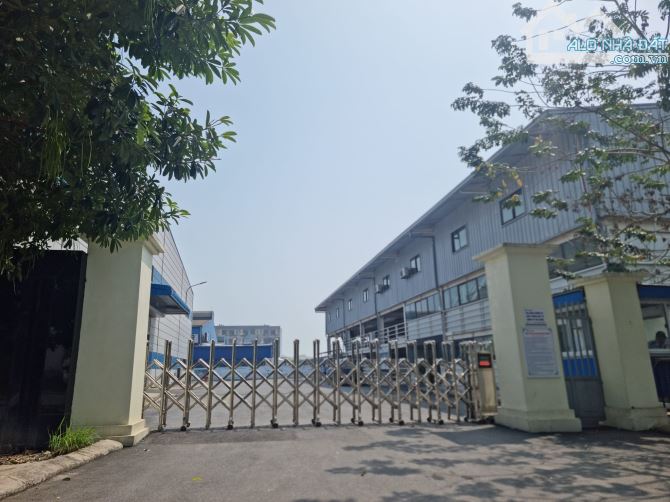 Trục chính kinh doanh gần trung tâm Thị Xã Quế Võ - Bắc Ninh. Dt 100m2 x 4.5m mặt tiền - 4
