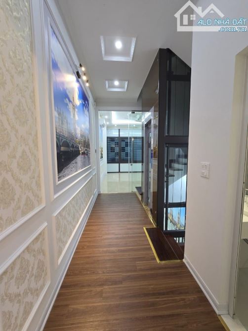 Cần bán gấp nhà phân lô phố Trần Quốc Hoàn 55m2, 5T, ô tô tránh, thang máy, 2 mặt thoáng S - 5