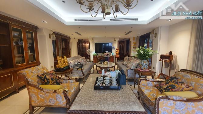 Trung Tâm Ba Đình  – 260m2 – 10 Tầng – 3 Mặt thoáng – 50 Căn Hộ - 300 tỷ