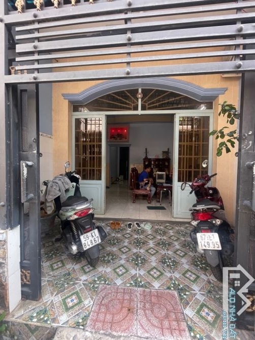 Chỉ 100tr trên mét vuông, Có ngay Nhà 55m2 Dương Bá Trạc Q8, 2 Tầng 2Pn 2Wc.