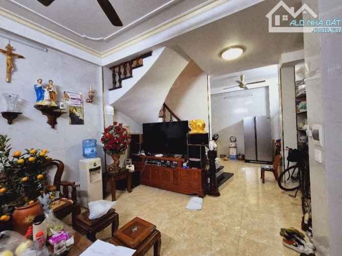 5 tầng MẶT TIỀN RỘNG Nguyễn Thiệp – 47m _ 11.95 tỷ - NGÕ NÔNG SÂN THOÁNG, KD Homestay