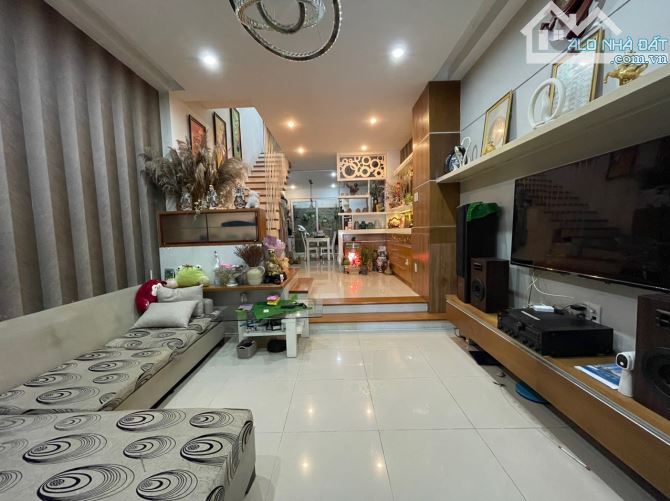 🌸 Cần bán căn nhà nằm trên đường Lê Hiến Mai (A5) VCN Phước Hải , Nha Trang