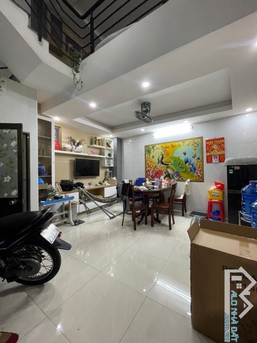 BÁN LÊ ĐỨC THỌ HẺM XE HƠI SÁT MẶT TIỀN - NHÀ ĐẸP ĐÚC BTCT - 5 TẦNG - 44M2 - 5.25 TỶ .