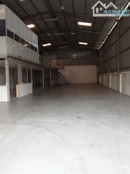 BÁN kho xưởng 435m2. Nội bộ xe container Trần Văn Mười. Xtd hocmon - 1
