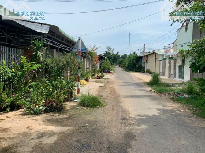 Bán đất tặng căn nhà cấp 4 giá 700tr, diện tích 6,69mx16m tại Long Thành Nam, Hòa Thành - 1