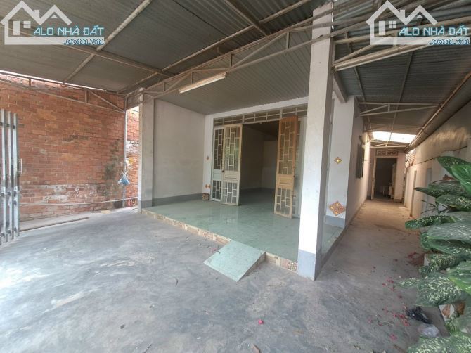 Bán đất tặng căn nhà cấp 4 giá 700tr, diện tích 6,69mx16m tại Long Thành Nam, Hòa Thành - 2