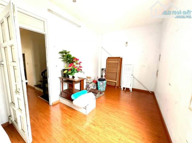 565 Lạc Long Quân, DT 134M2 nhà C4, MT 8.4M, giá 35.5 Tỷ Tây Hồ  ĐẤT SIÊU ĐẸP- NGÕ THÔNG- - 2