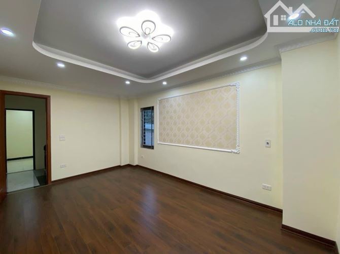 CỰC ĐẸP - Bán Nhà DT 40m2 -  5 TẦNG ,Đường  Ô TÔ thông thoáng , vị trí kinh doanh - 1