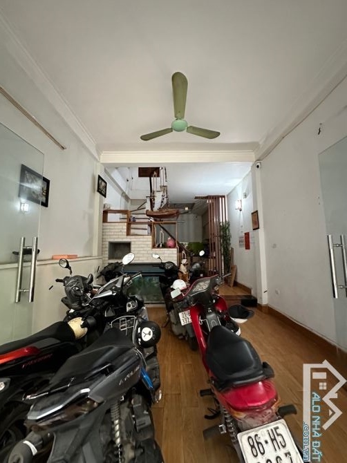 Bán nhà khu phân lô Lãng Yên, 45m, 5 tầng, mt 4m, giá 11.8tỷ