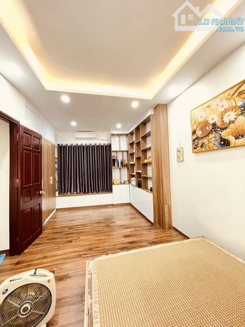 Nhà Đẹp, ở Luôn, gần Đại học, Học Viện, đường Láng, Chùa láng, Đống Đa.Giá : 7,8 Tỷ - 3