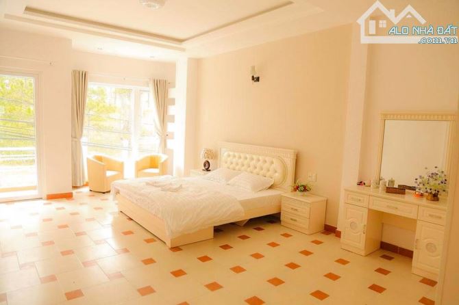 MTKD Sầm uất YERSIN, HOTEL 15 Phòng cách Hồ 450m DT (10x20) Sổ riêng full xây dựng 29.8 tỷ - 3