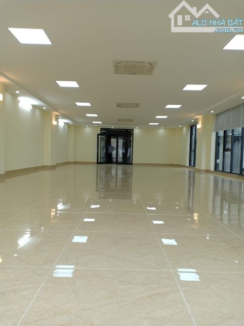Cho thuê nhà Phố Khúc thừa dụ, cổng CV Cầu giấy 150m2x9T, mt 8m thông sàn làm Vp Spa - 4