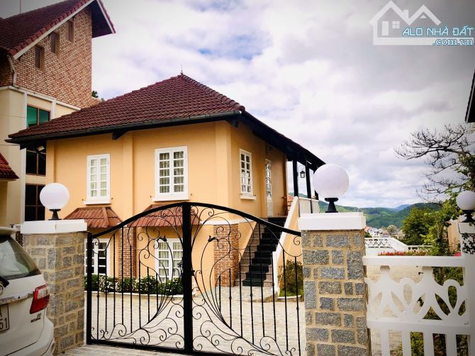 VIEW CỰC ĐẸP BIỆT THỰ PHÁP CỔ KHE SANH YÊN TĨNH THUẠN TIỆN NGHĨ DƯỠNG TẠI ĐÀ LẠT