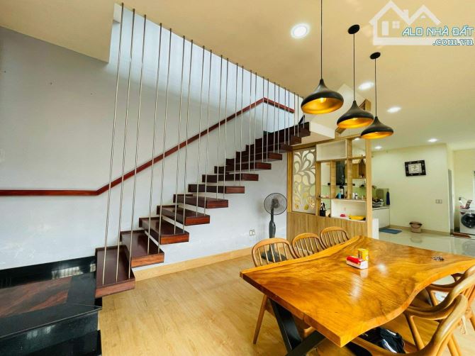 Villa 3 Tầng TDP Lại Thế - Phú Thượng - 4,480 Tỷ - 1