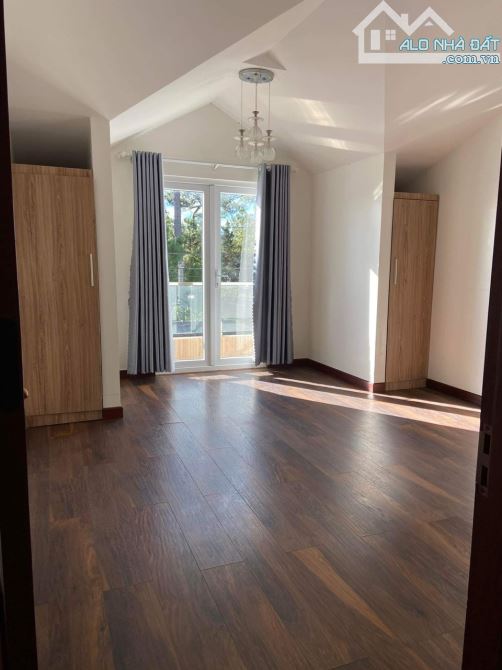 Nhà Mới Đã Hoàn Công View Rừng Thông Full Nội Thất Xịn View Đường Ô Tô 5m Có Gara Đậu Sân - 2