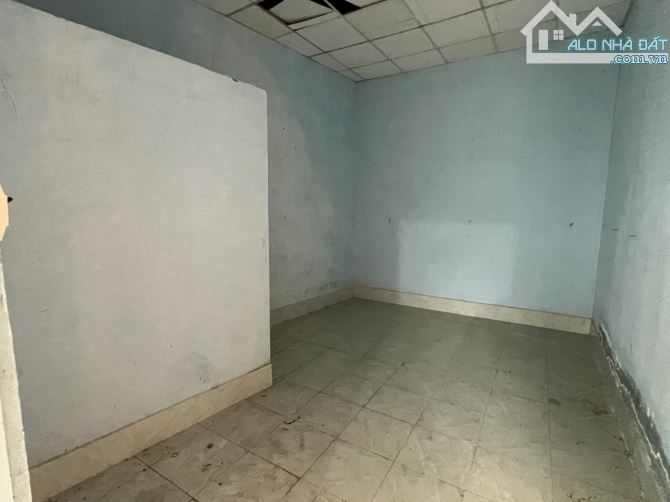 Kho xưởng 300m² trong KDC Hưng Phú 1 - 4