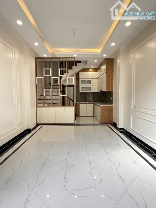 Chỉ 2.5 tỷ nhận nhà Di Trạch xây 5 Tầng, 3P Ngủ, 80m đường lớn ô tô đỗ, đường 32